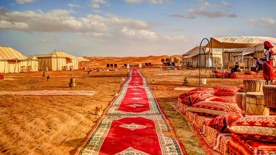 Marrakech: Zonsondergang in de Agafay-woestijn, kameelrit en dinershow